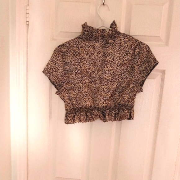 Brand New Trendy Animal Print Ruffled Edge Cap shrug - Picture 3 of 6